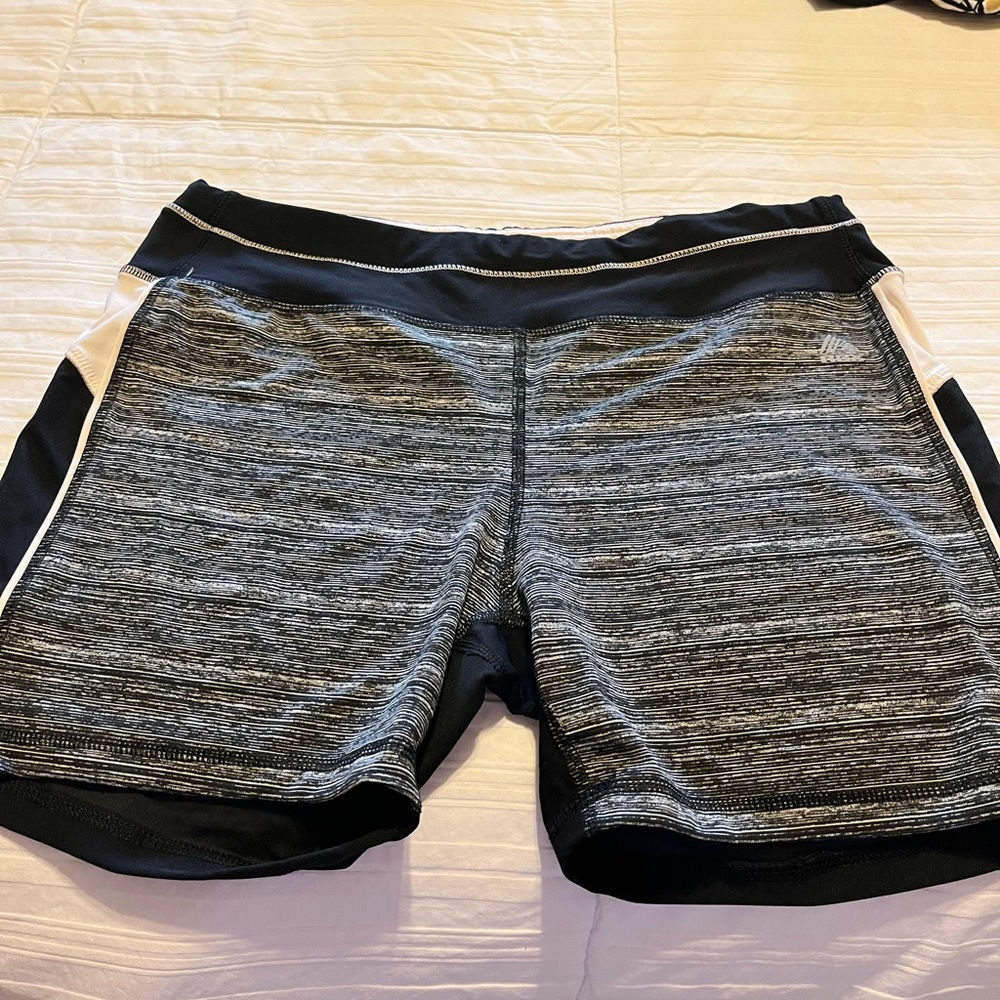 Biker shorts black and white like new size XL